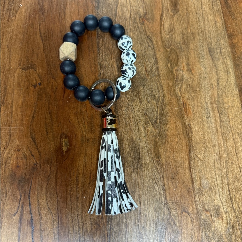 Black and White Beaded Keychain Bracelet